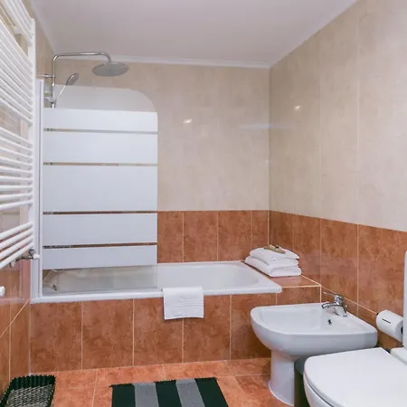 The Metropolitan- Premium-wohnung Mit Balkon- Parkplatz By Interhome Apartman *