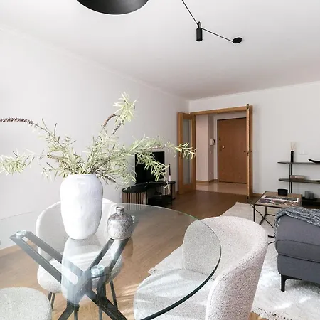 Appartement The Metropolitan- Premium-wohnung Mit Balkon- Parkplatz By Interhome