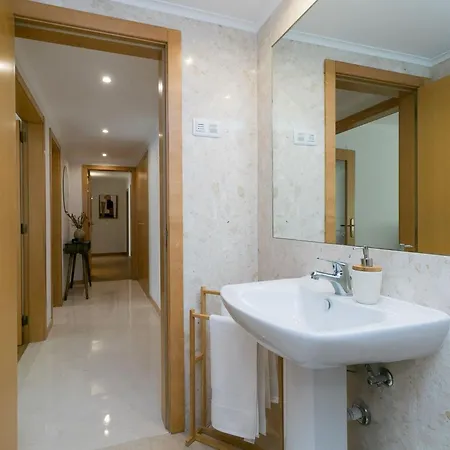 The Metropolitan- Premium-wohnung Mit Balkon- Parkplatz By Interhome *