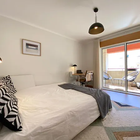 Appartement The Metropolitan- Premium-wohnung Mit Balkon- Parkplatz By Interhome